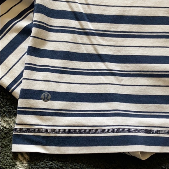 Men’s Lululemon Tee Shirt - Picture 2 of 3